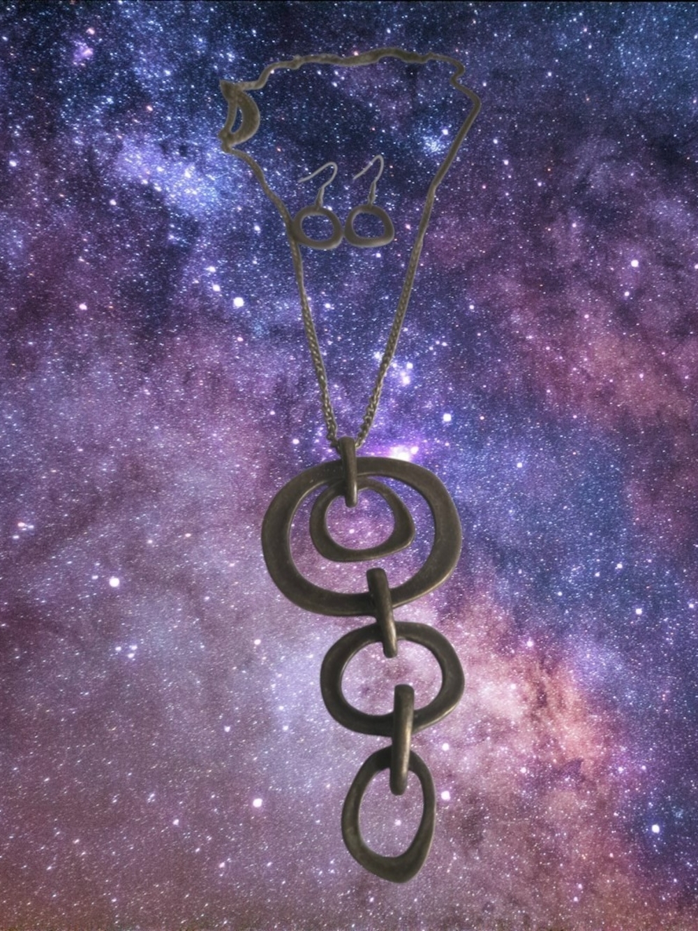 Modern Linked Circle Pendant Necklace and Earrings